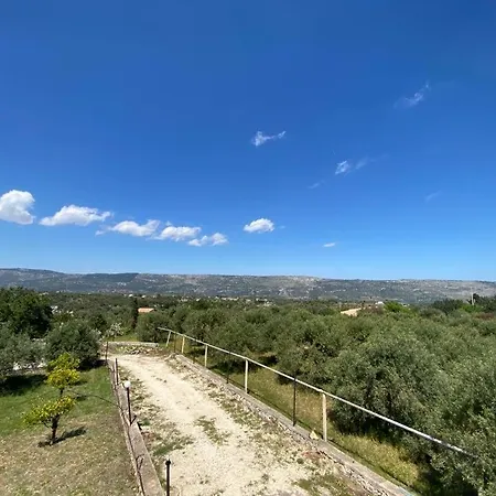 Lati Sicily 2 Гостевой дом Solarino